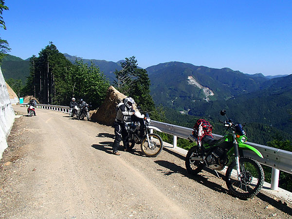 眺めの良い林道